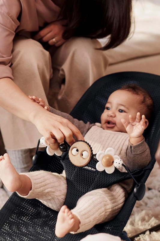 BABYBJORN μπάρα με παιχνίδια για ξαπλώστρα 31 εκ.