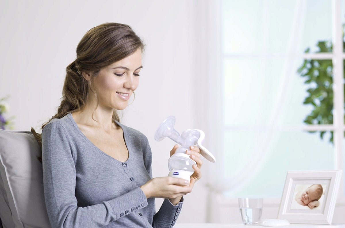 CHICCO Natural Feeling RUČNÁ ODSÁVAČKA MATERSKÉHO MLIEKA 150 ml U