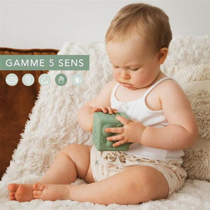 VULLI Cube gumená kocka s textúrami na hranie 7,3 cm ŽIRAFA SOPHIE