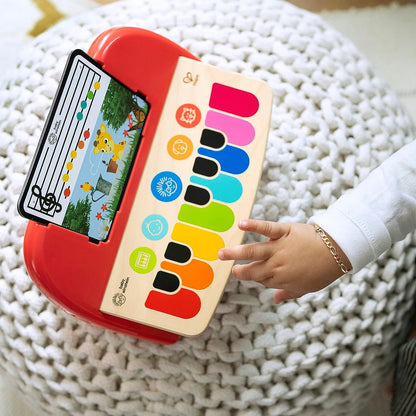 HAPE Cal's First drevené dotykové pianínko s notami 6 melódií