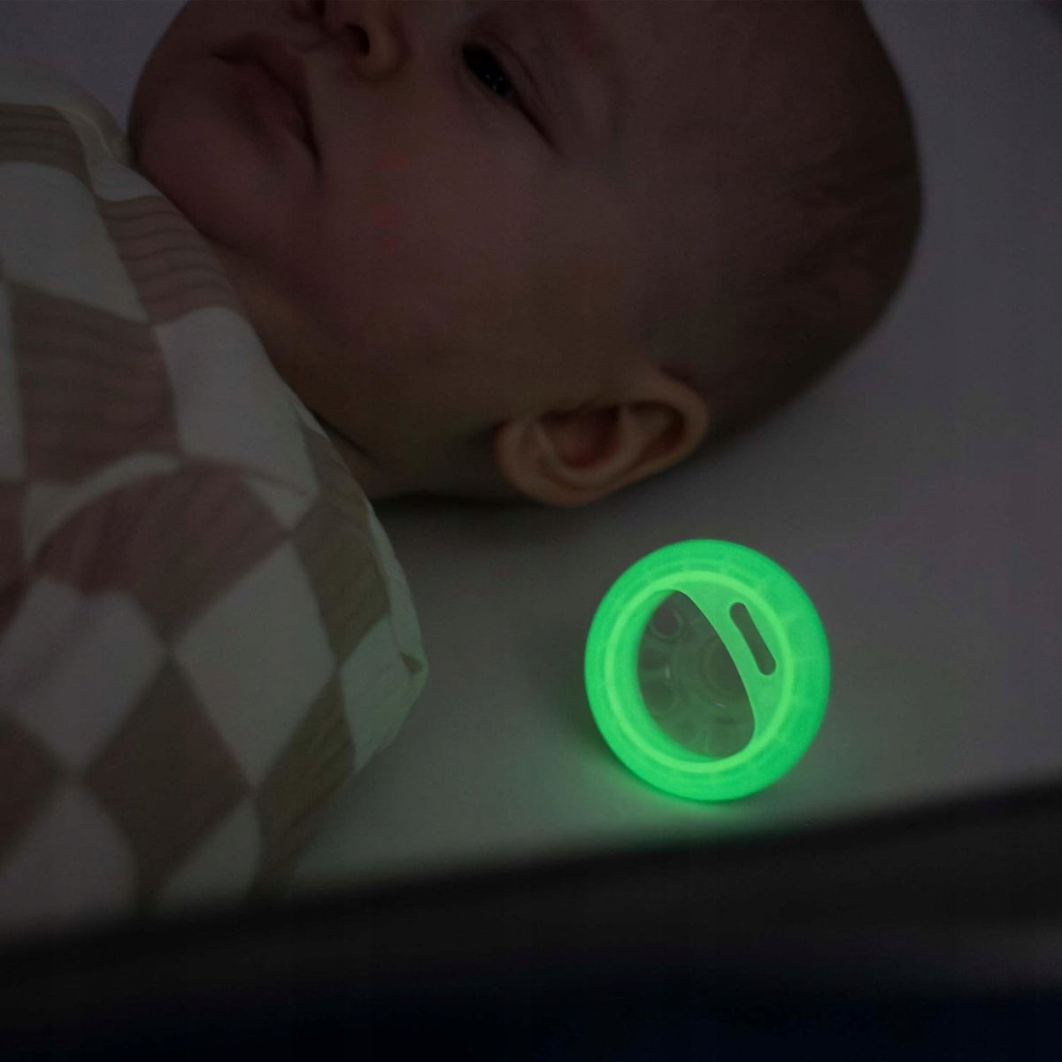 TOMMEE TIPPEE ortodontický cumlík x2, 0 – 6 mes., SVIETI V TME