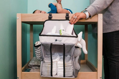 TOMMEE TIPPEE Easi Change skladací organizér na prebaľovanie na stôl 38 cm
