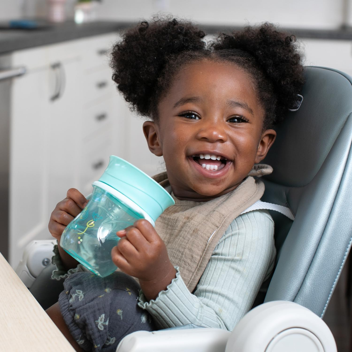 CHICCO Perfect Cup netečúci pohár s 360-stupňovým náustkom 200 ml 12 m+