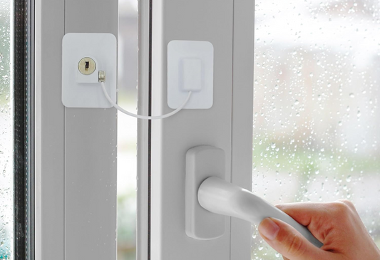 CHILD WINDOW SECURITY oceľová bezpečnostná poistka na okná a skrinky 1 kus