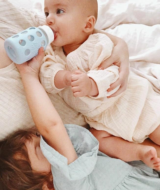LifeFactory sklenená fľaša s puzdrom 120 ml 3 m+ cumlík 1