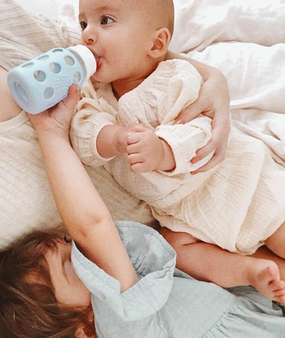 LifeFactory sklenená fľaša s puzdrom 120 ml 3 m+ cumlík 1