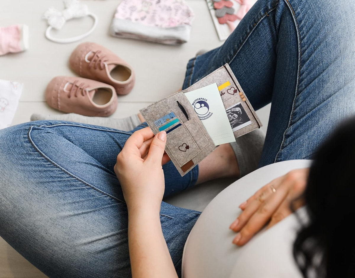 LittleNoah pregnancy card holder