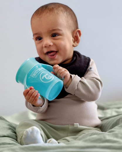 TWISTSHAKE nevytekajúci pohár 360 stupňov 230 ml 6 m+
