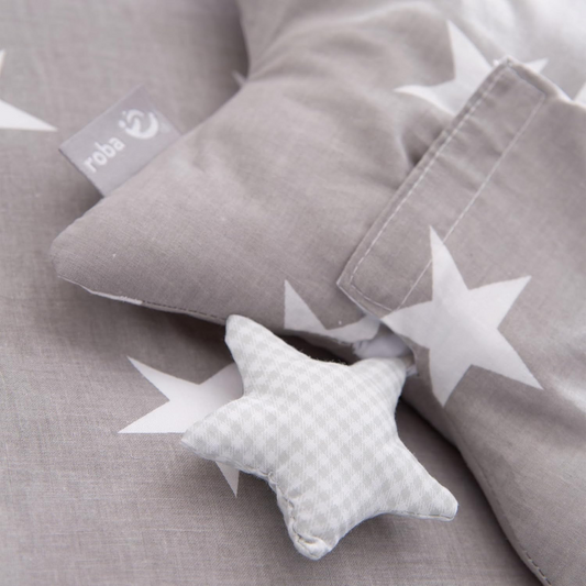 ROBA Little Stars závesná hračka s hracím strojčekom na kočík a postieľku 27 x 27 cm