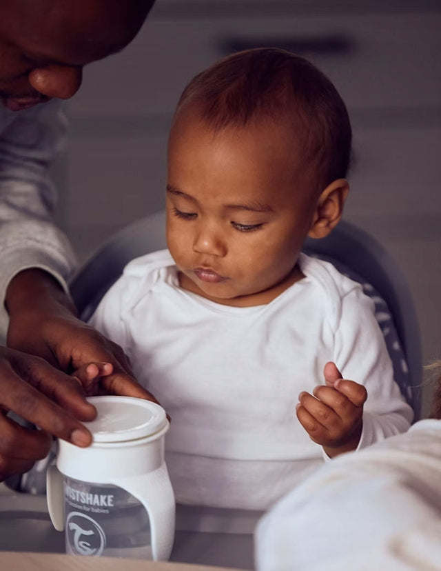 TWISTSHAKE nevytekajúci pohár 360 stupňov 230 ml 6 m+