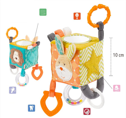 FEHN Activity Cube – plyšová závesná kocka s hrkálkou 10 x 10 cm