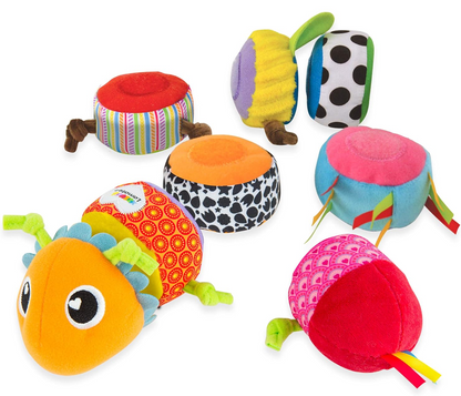 LAMAZE Mix & Match senzorická húsenica s hrkálkou, 8 dielov na suchý zips, 44 cm
