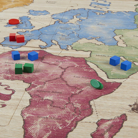 HASBRO Risk strategická hra s dřevěnou hrací deskou a figurkami, FRENCOUZSKÁ VERZE