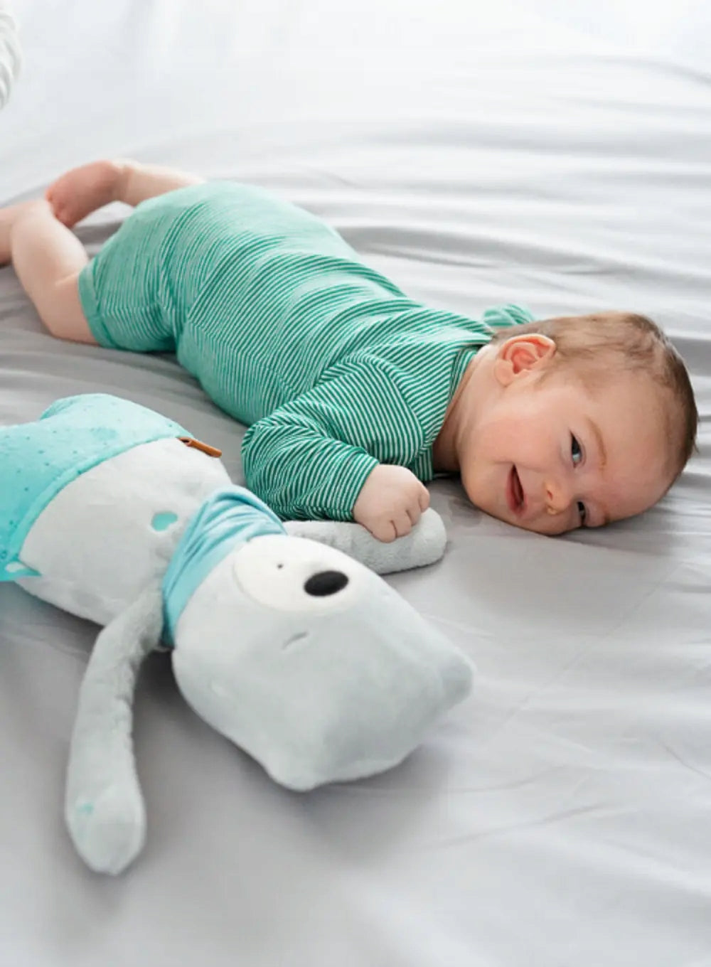 MyHummy šumivá plyšová hračka so snímačom plaču MEDVEDÍK LUCAS 24 cm