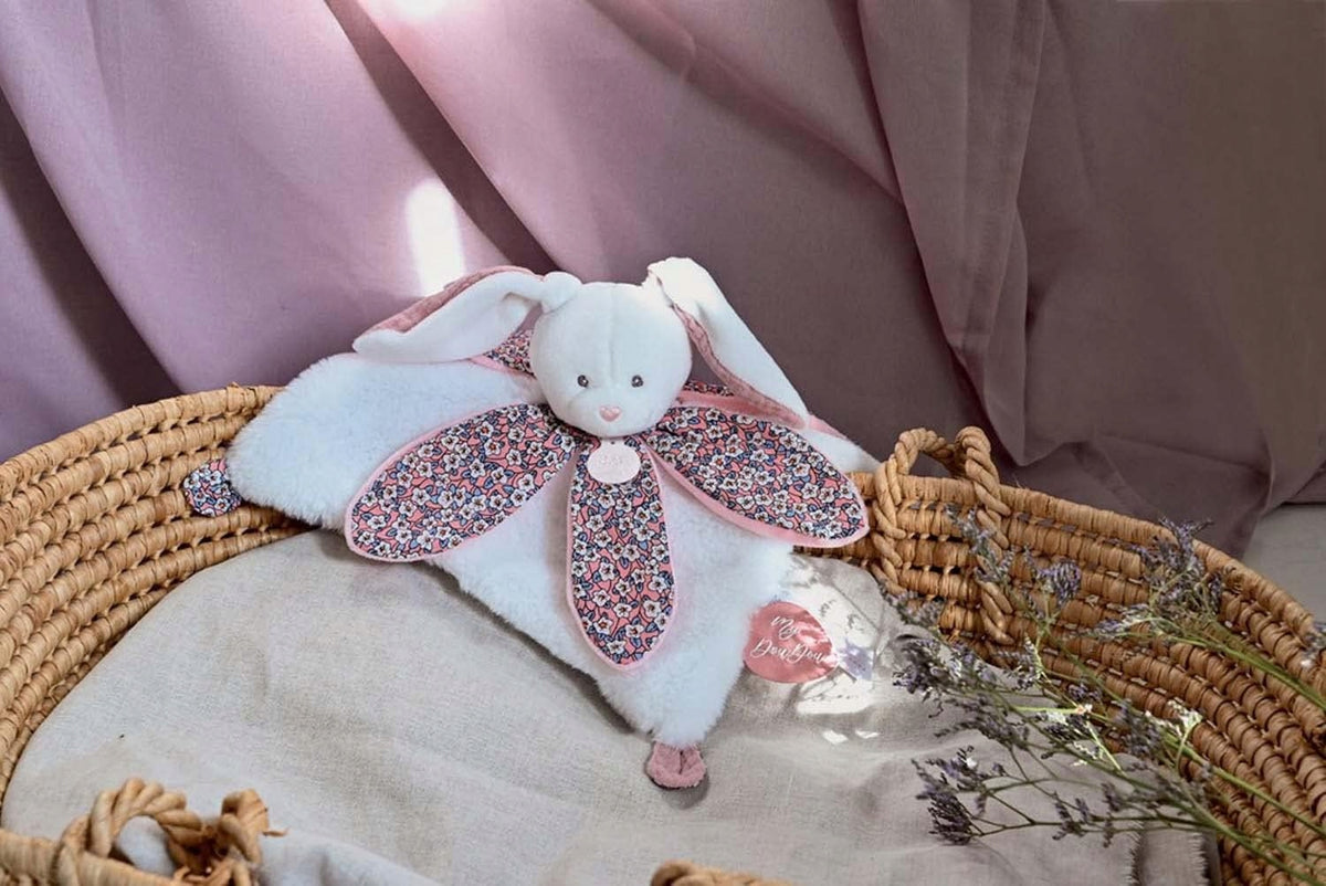 DOUDOU et COMPAGNIE komfortná plyšová hračka s prikrývkou 27cm