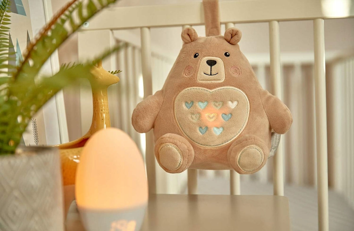TOMMEE TIPPEE Macko Benny PLYŠOVÁ HRAČKA so zvukmi bez svetielka