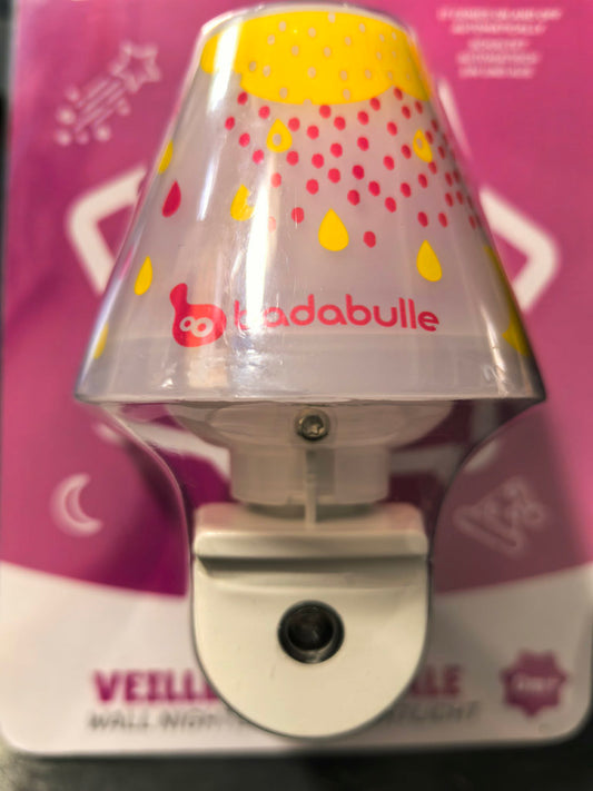 BADABULLE LED nočné svetlo do zásuvky, snímač tmy 7,5 x 11 cm