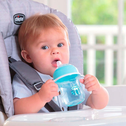 CHICCO Transition Cup netečúci pohár s náustkom a úchytmi 200 ml 4 m+