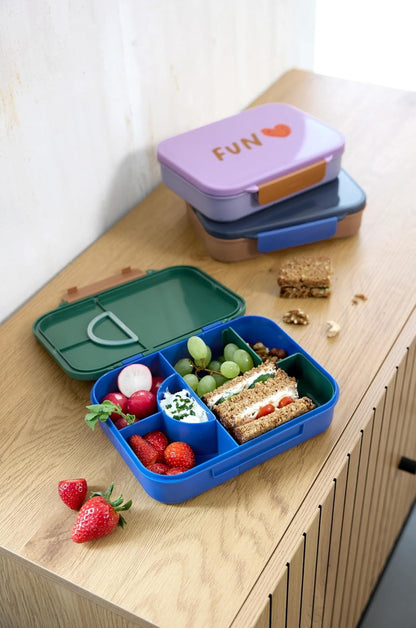 LÄSSIG Bento desiatový box s priehradkami 17 × 21 cm Dúha