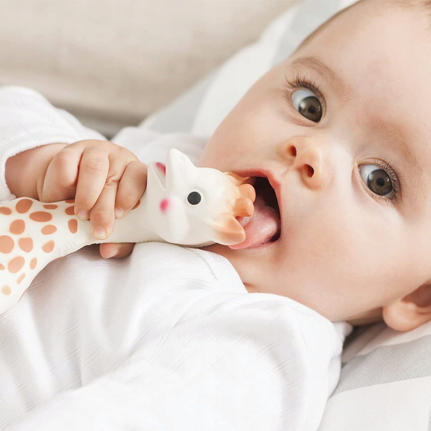 SOPHIE zsiráf természetes rágóka készlet SO PURE 18 CM + kisebb
