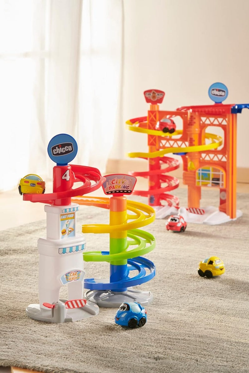 CHICCO viacúrovňové parkovisko 37 cm + autíčko Turbo Ball