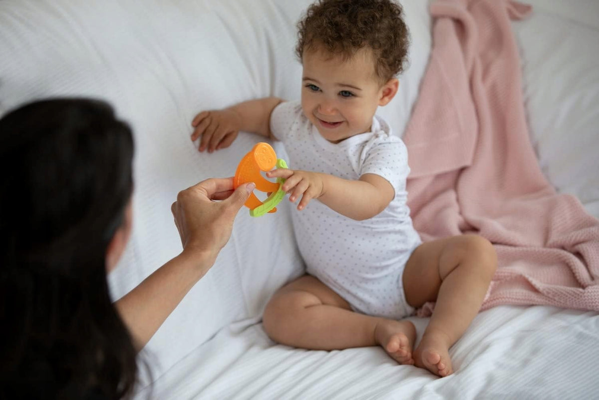 CHICCO Fresh chladiace a masážne hryzadlo 4 m+ LEŇOCHOD